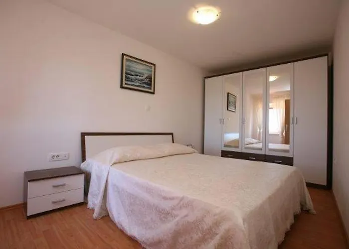 Casa vacanze Family Friendly House With A Parking Space Presika, - 12472