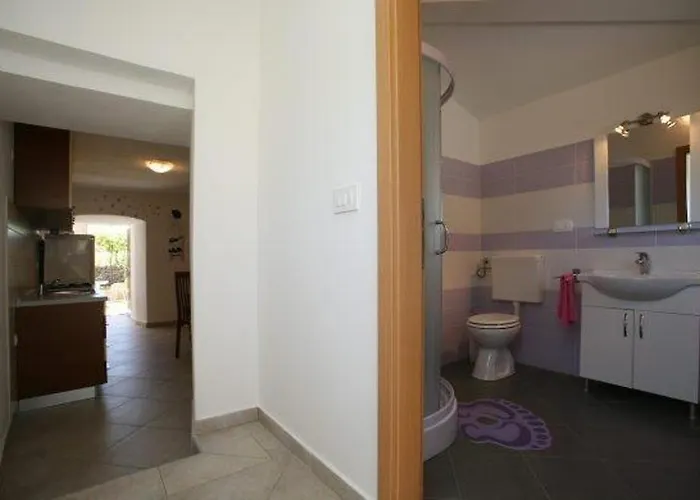 Casa vacanze Family Friendly House With A Parking Space Presika, - 12472 *